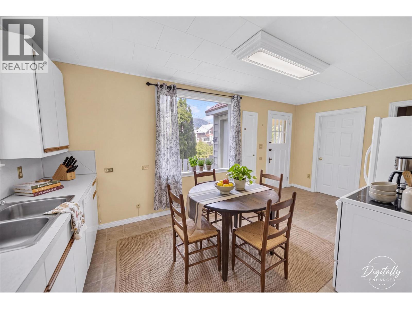 691 3rd Avenue, Fernie, British Columbia  V0B 1M0 - Photo 23 - 10398557