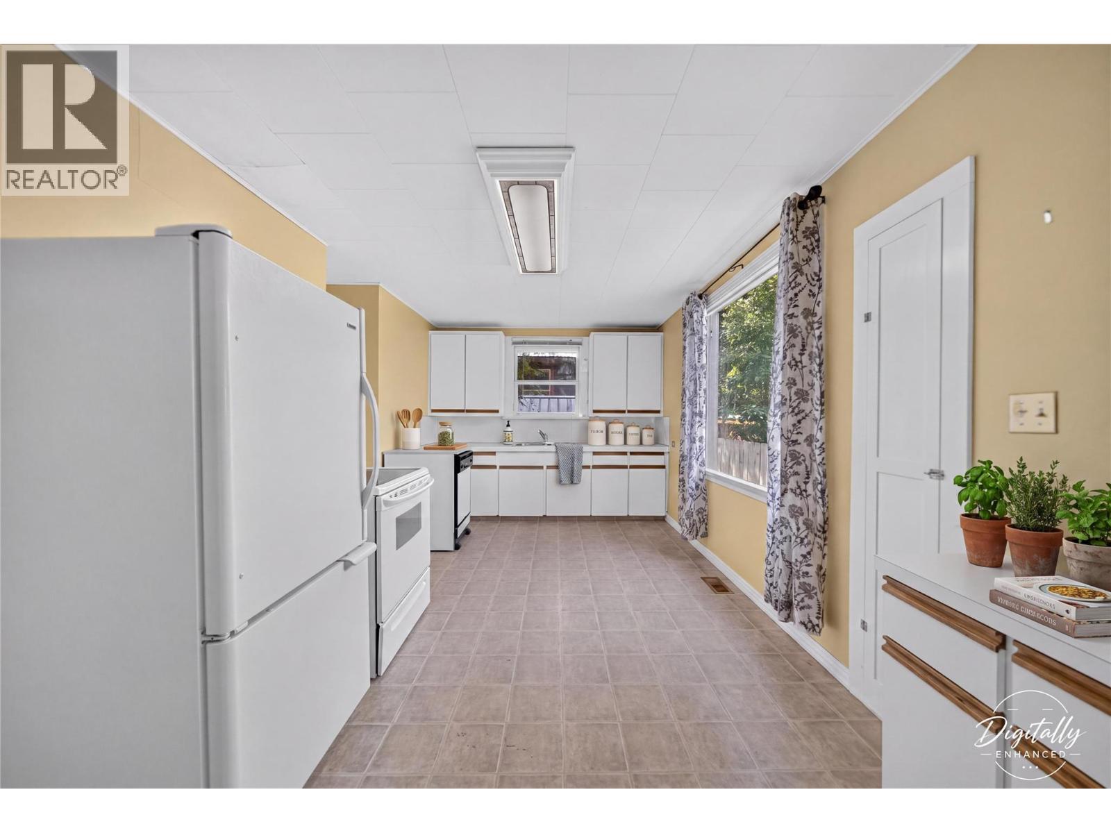 691 3rd Avenue, Fernie, British Columbia  V0B 1M0 - Photo 24 - 10398557