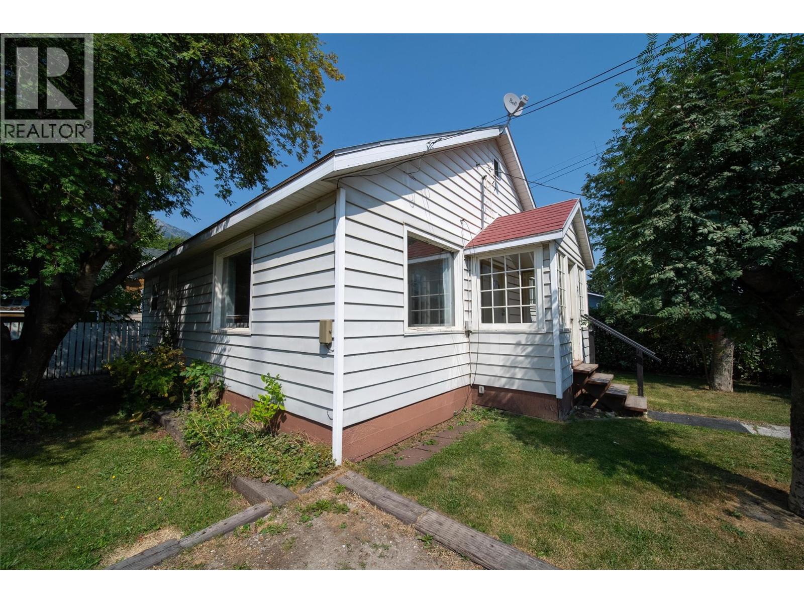 691 3rd Avenue, Fernie, British Columbia  V0B 1M0 - Photo 3 - 10398557