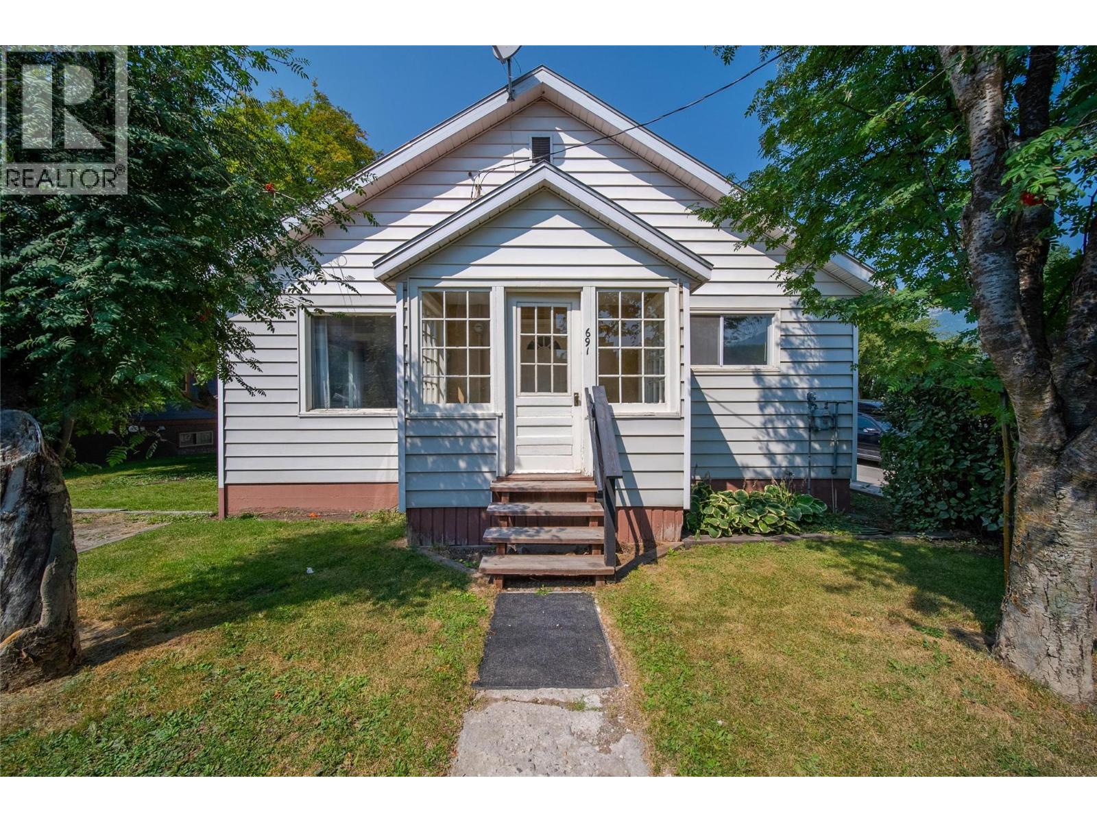691 3rd Avenue, Fernie, British Columbia  V0B 1M0 - Photo 4 - 10398557