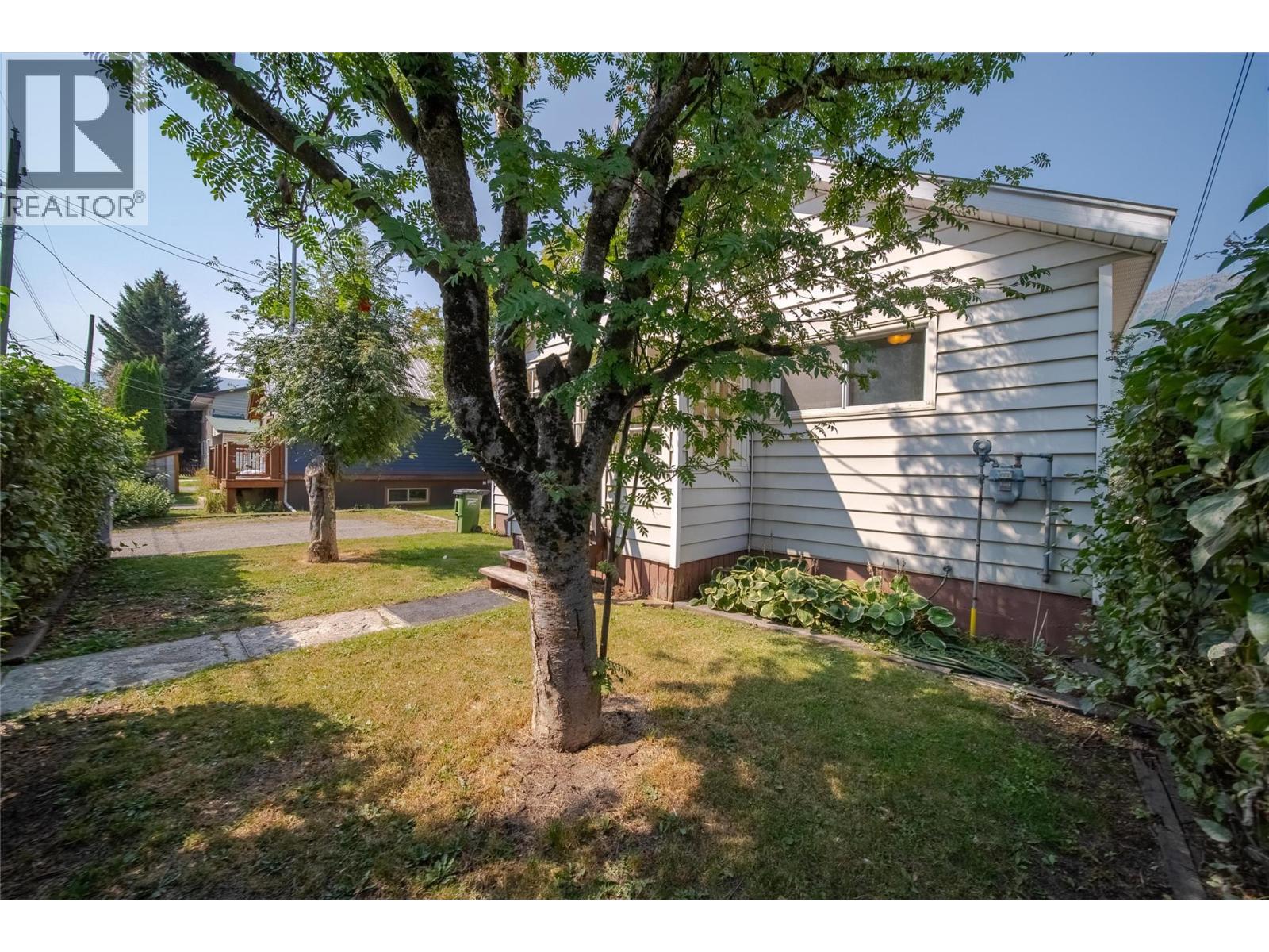 691 3rd Avenue, Fernie, British Columbia  V0B 1M0 - Photo 46 - 10398557