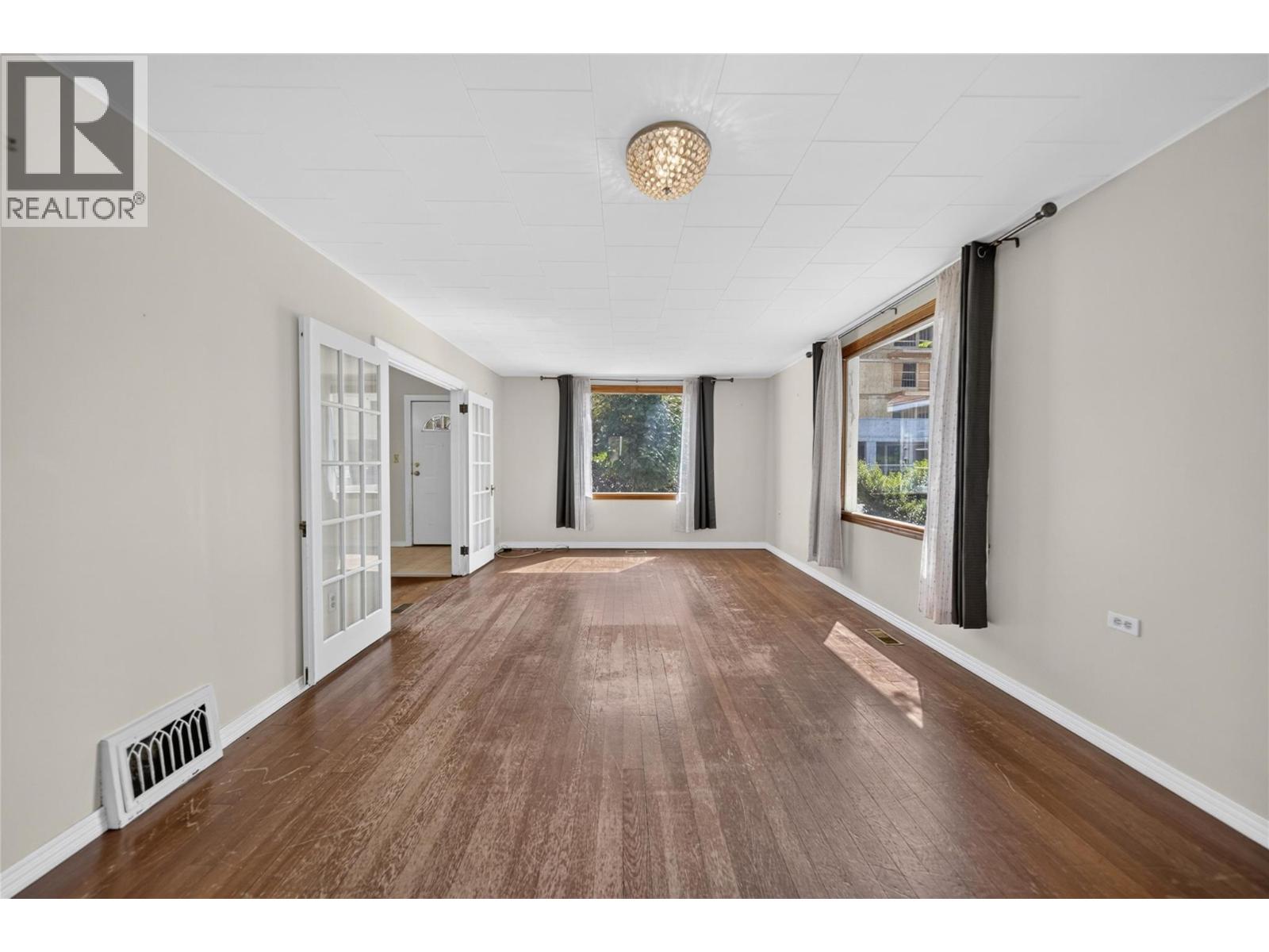 691 3rd Avenue, Fernie, British Columbia  V0B 1M0 - Photo 5 - 10398557