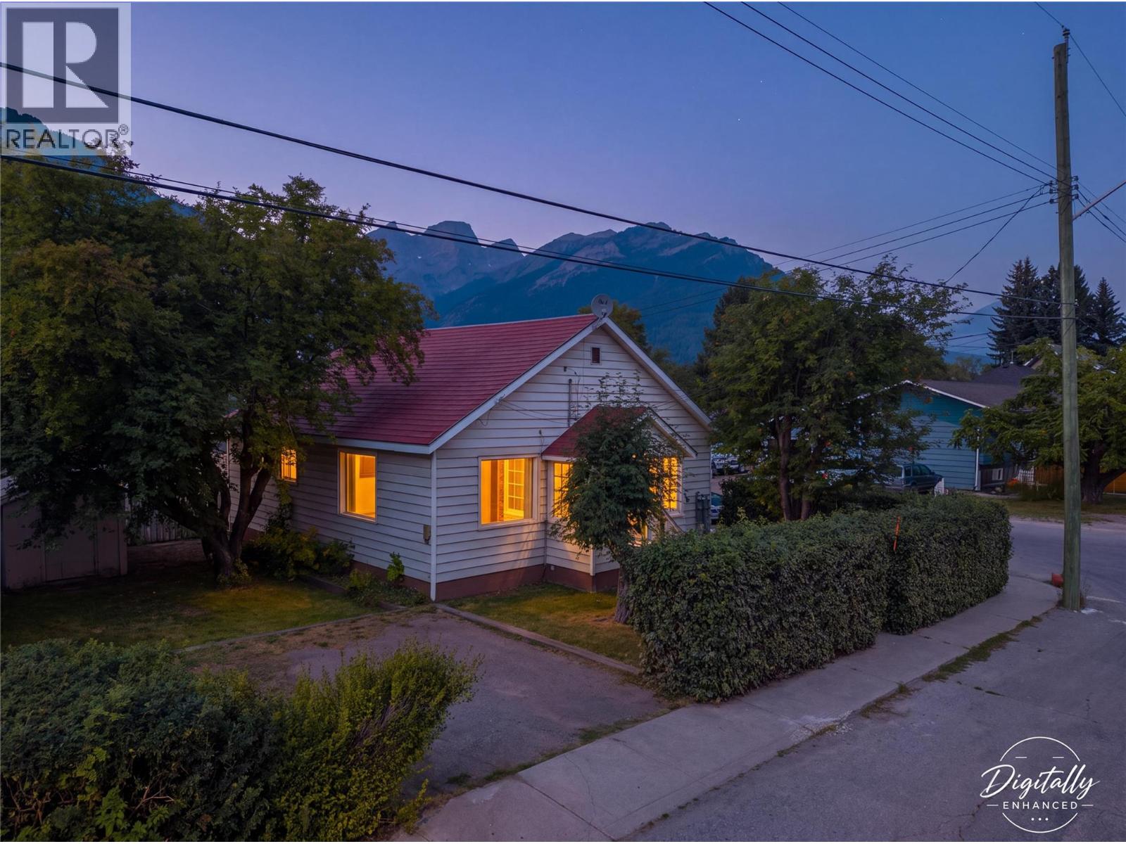 691 3rd Avenue, Fernie, British Columbia  V0B 1M0 - Photo 50 - 10398557