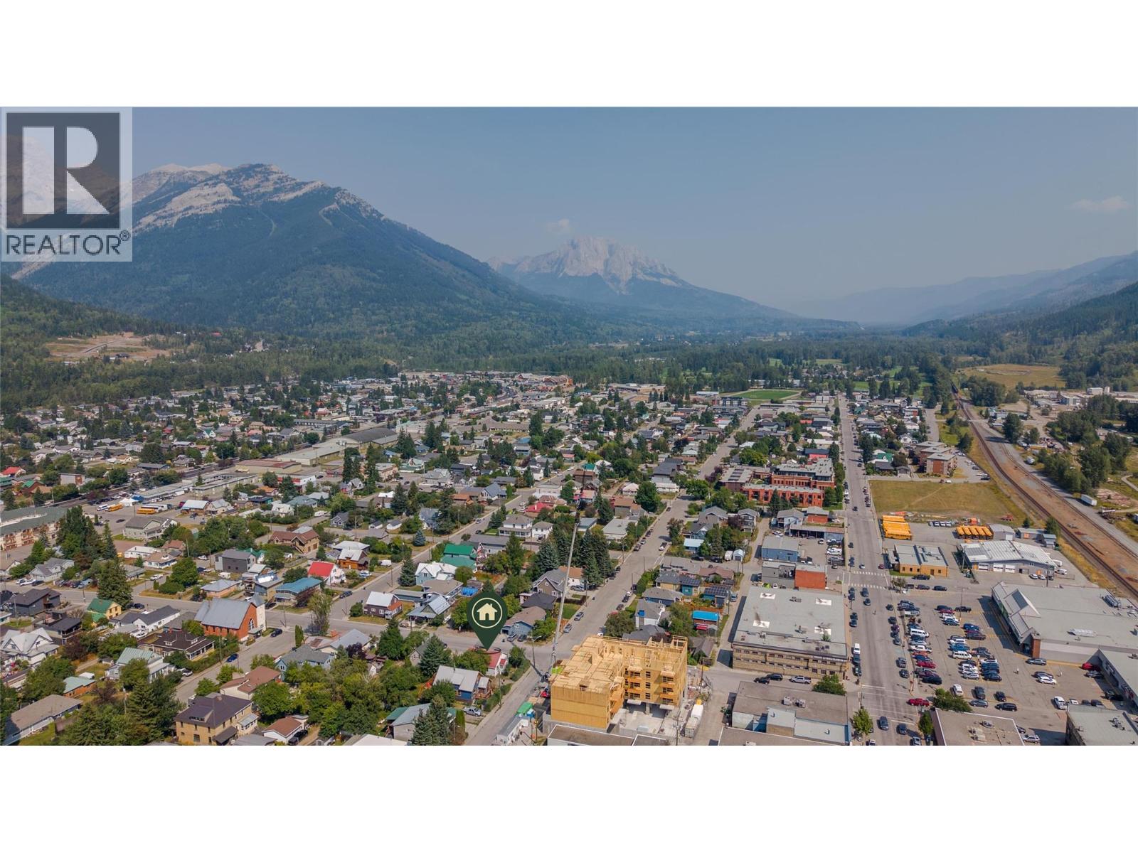 691 3rd Avenue, Fernie, British Columbia  V0B 1M0 - Photo 53 - 10398557