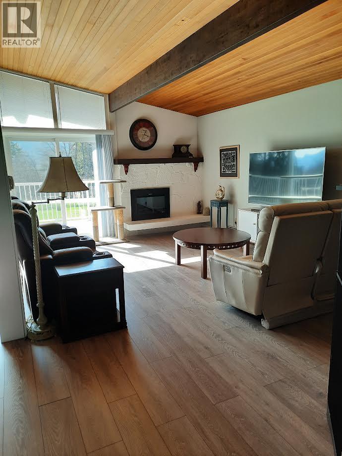 5973 Pleasant Valley Road, Vernon, British Columbia  V1B 3L6 - Photo 19 - 10398660