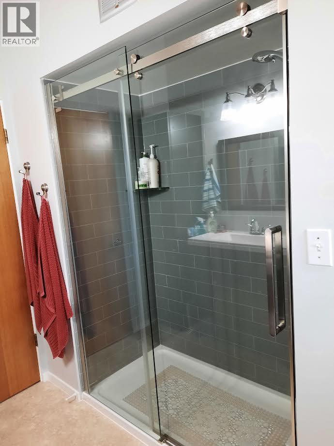 5973 Pleasant Valley Road, Vernon, British Columbia  V1B 3L6 - Photo 23 - 10398660