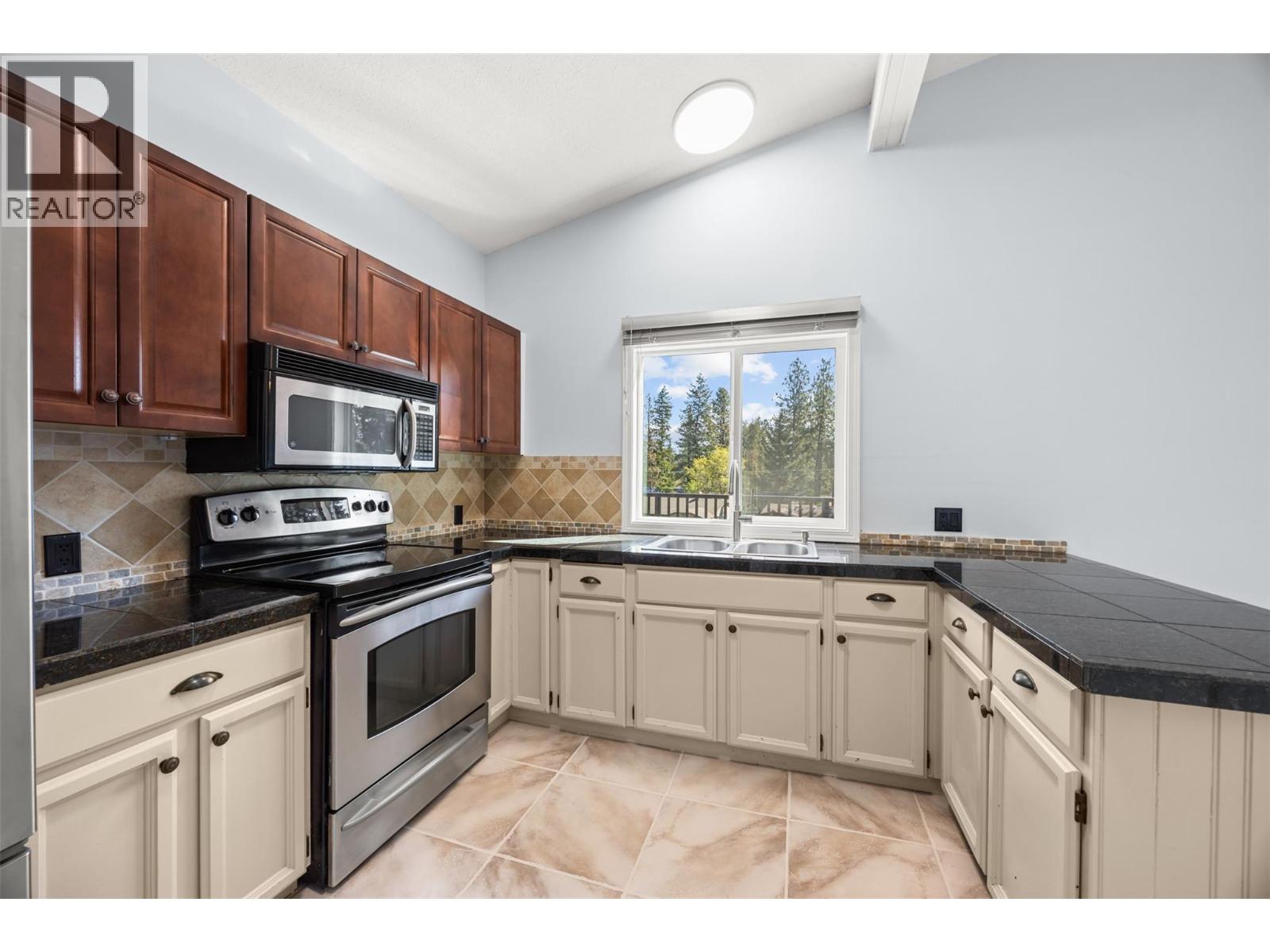 3492 Mctaggart Road, West Kelowna, British Columbia  V4T 1H5 - Photo 7 - 10398622