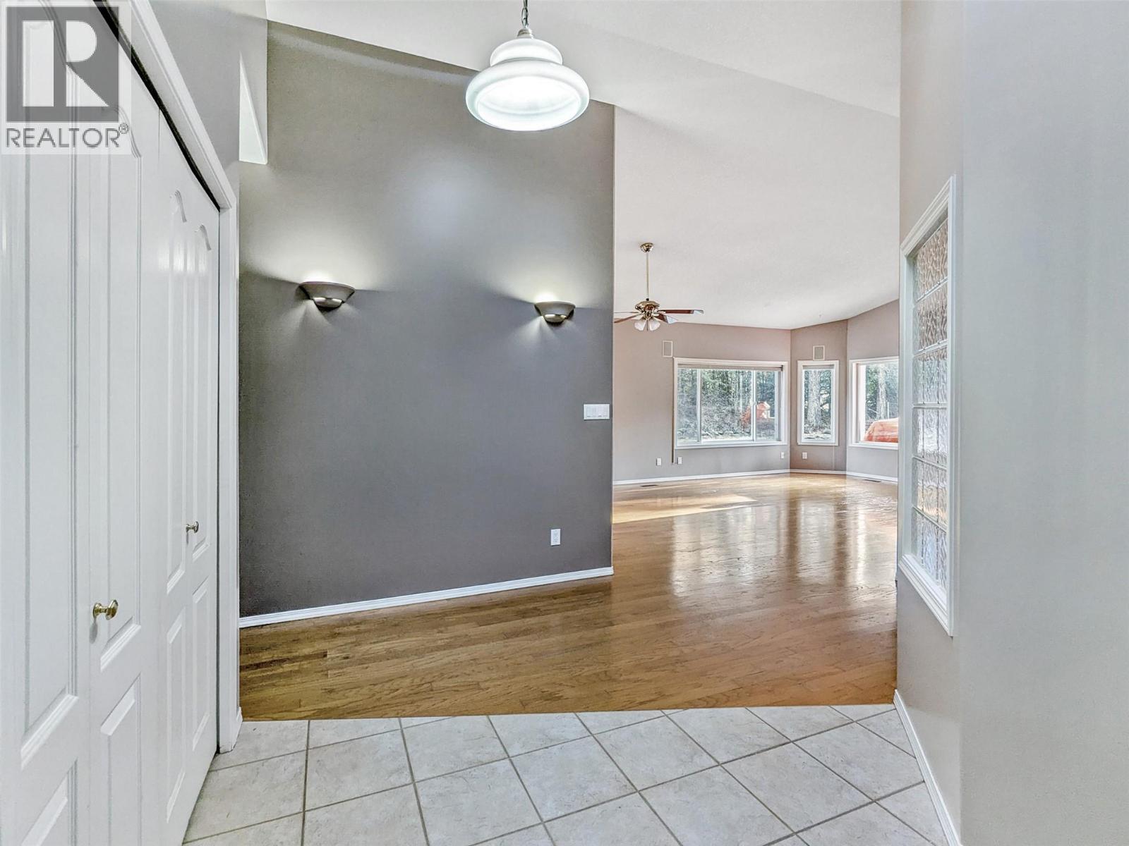 2222 Jenisa Road, Castlegar, British Columbia  V1N 2L8 - Photo 15 - 10398540