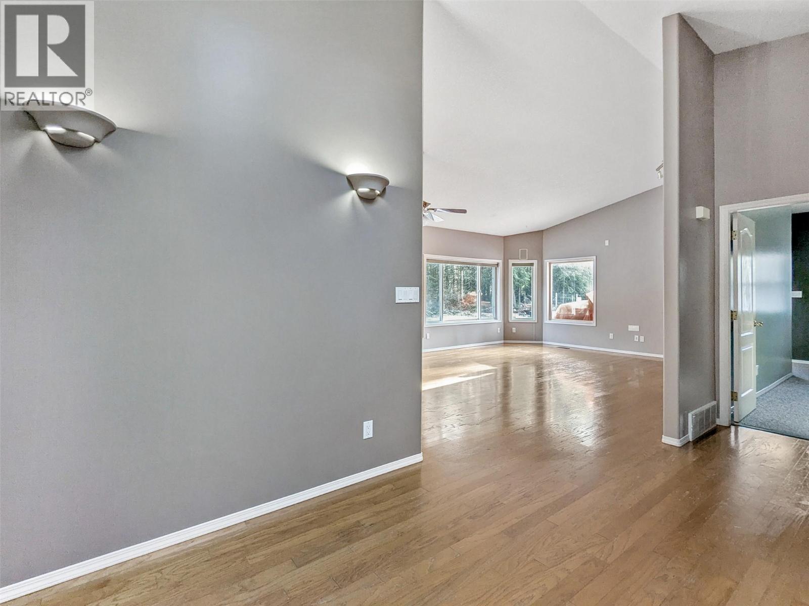 2222 Jenisa Road, Castlegar, British Columbia  V1N 2L8 - Photo 16 - 10398540