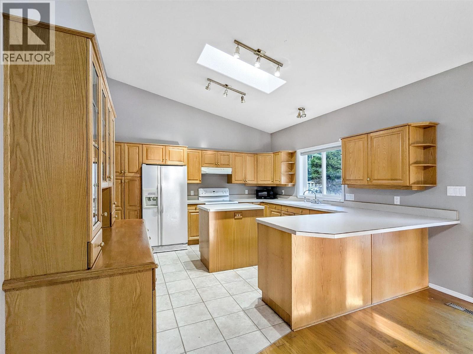 2222 Jenisa Road, Castlegar, British Columbia  V1N 2L8 - Photo 22 - 10398540
