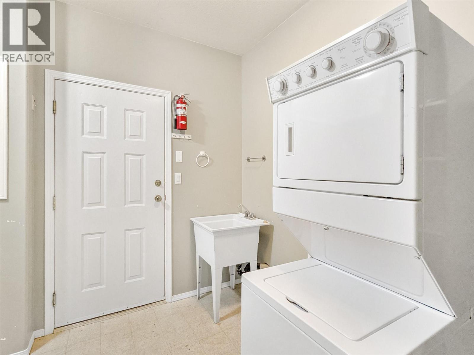 2222 Jenisa Road, Castlegar, British Columbia  V1N 2L8 - Photo 33 - 10398540