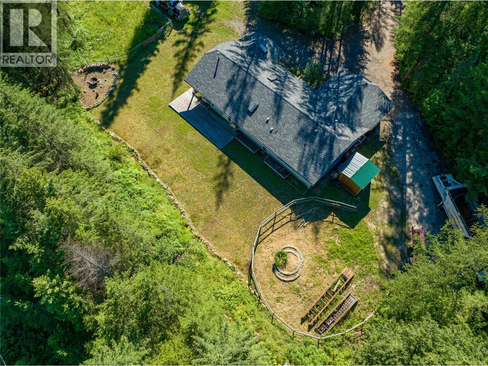 2222 Jenisa Road, Castlegar, British Columbia  V1N 2L8 - Photo 35 - 10398540