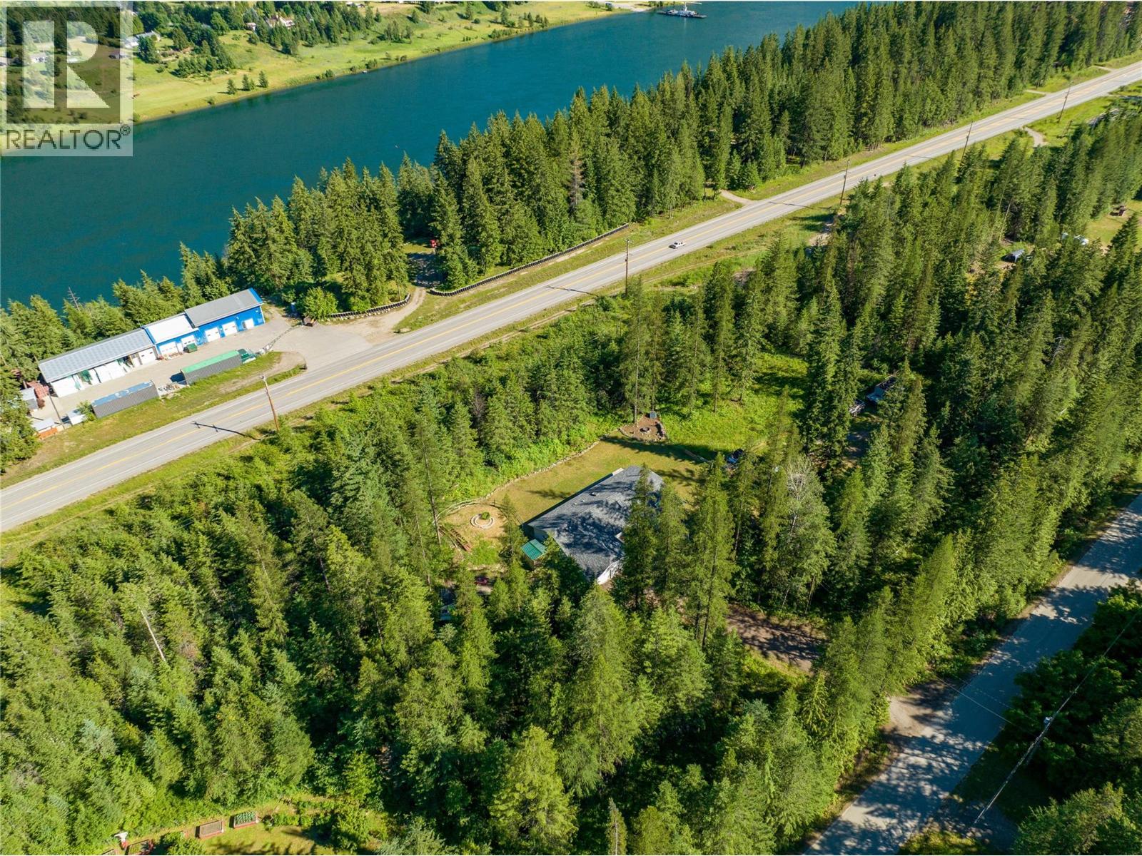 2222 Jenisa Road, Castlegar, British Columbia  V1N 2L8 - Photo 36 - 10398540