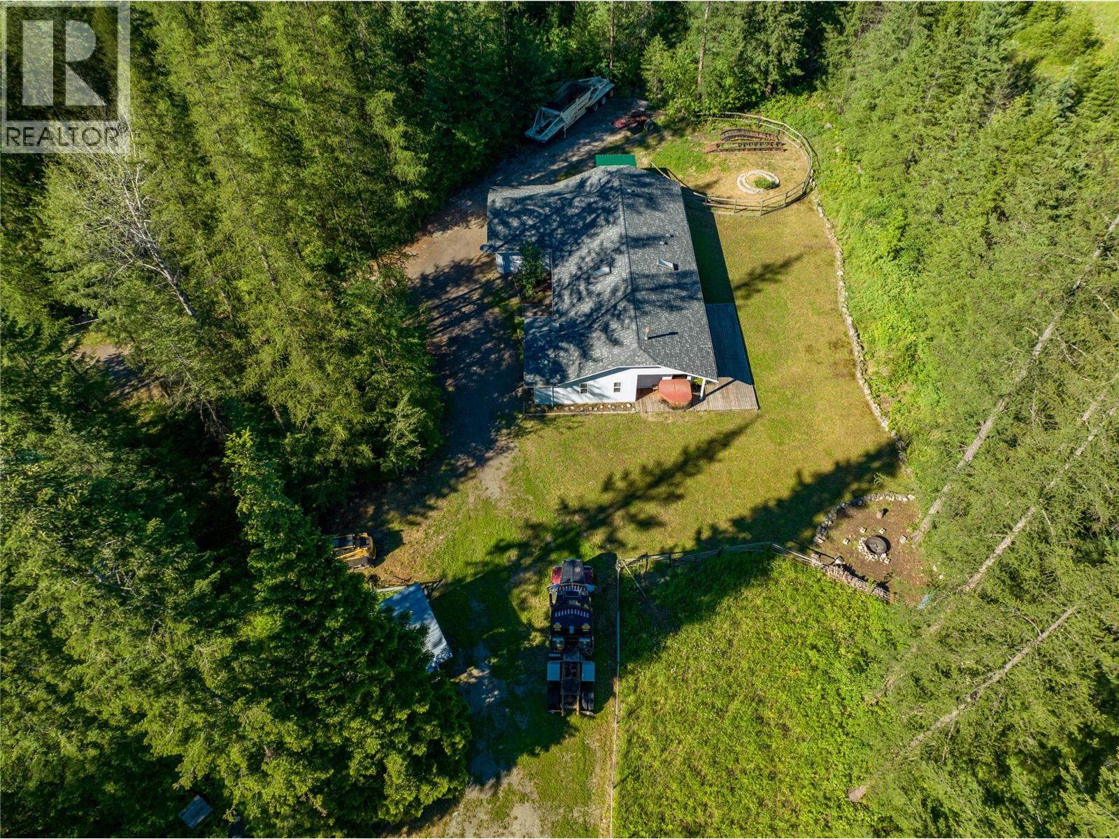 2222 Jenisa Road, Castlegar, British Columbia  V1N 2L8 - Photo 37 - 10398540