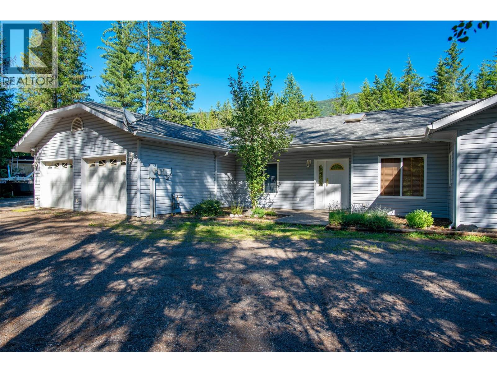 2222 Jenisa Road, Castlegar, British Columbia  V1N 2L8 - Photo 7 - 10398540