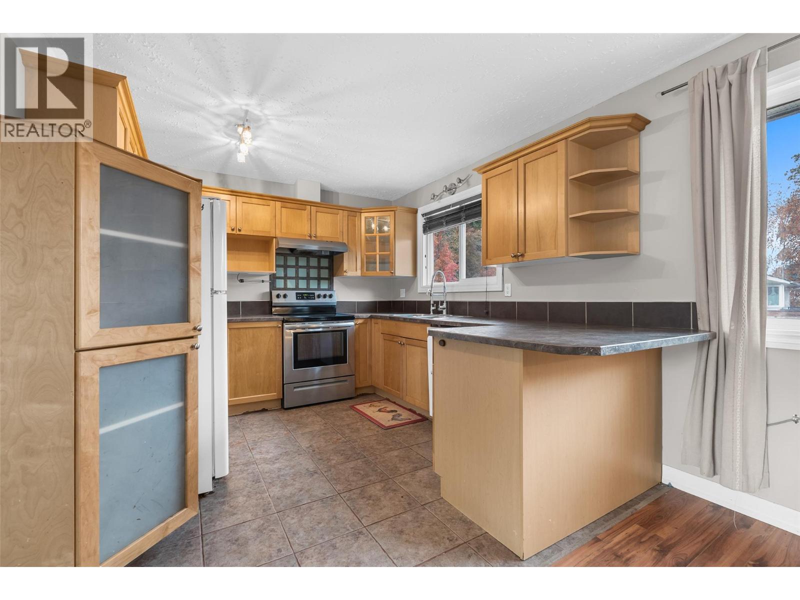 335 Nechiefman Street, Princeton, British Columbia  V0X 1W0 - Photo 12 - 10398768