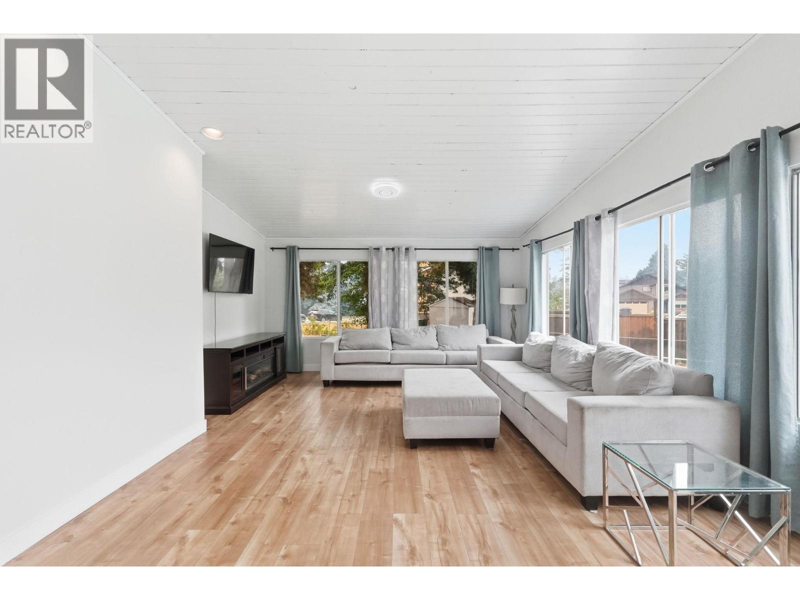 694 Mcclure Road, Kelowna, British Columbia  V1W 1M1 - Photo 5 - 10398644