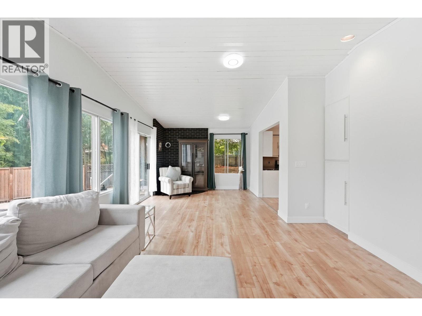 694 Mcclure Road, Kelowna, British Columbia  V1W 1M1 - Photo 6 - 10398644