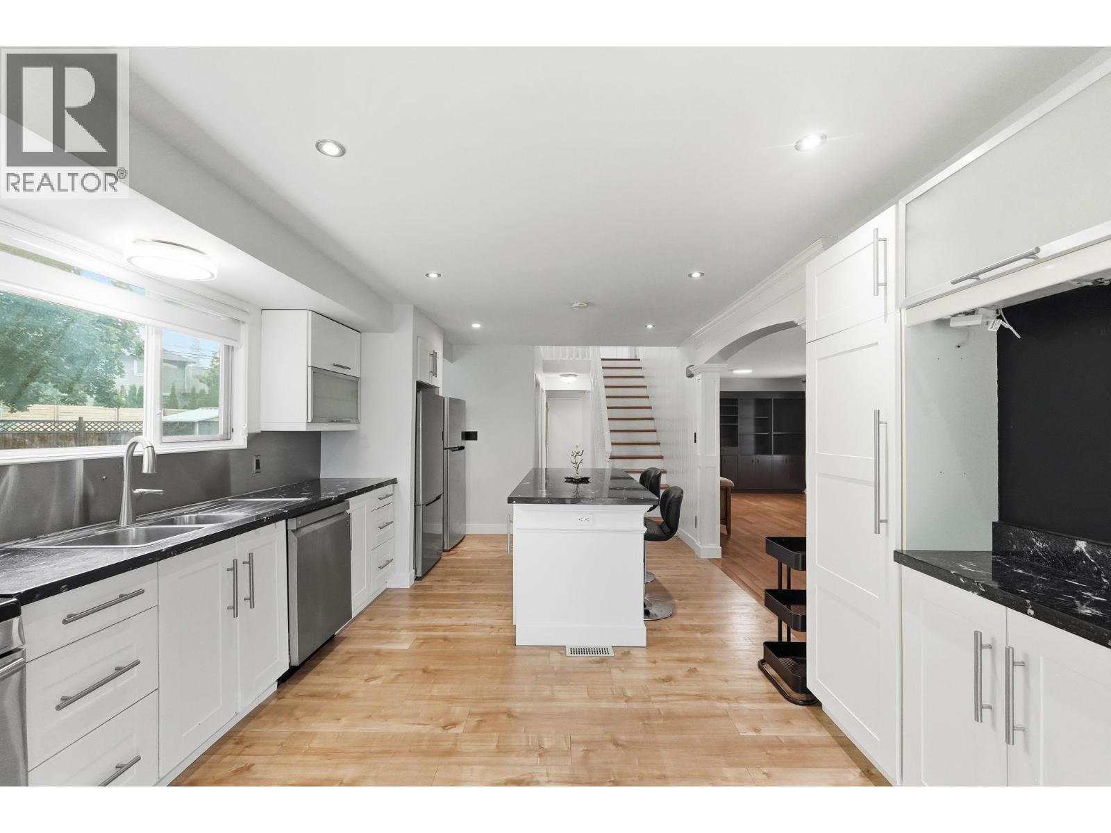 694 Mcclure Road, Kelowna, British Columbia  V1W 1M1 - Photo 8 - 10398644