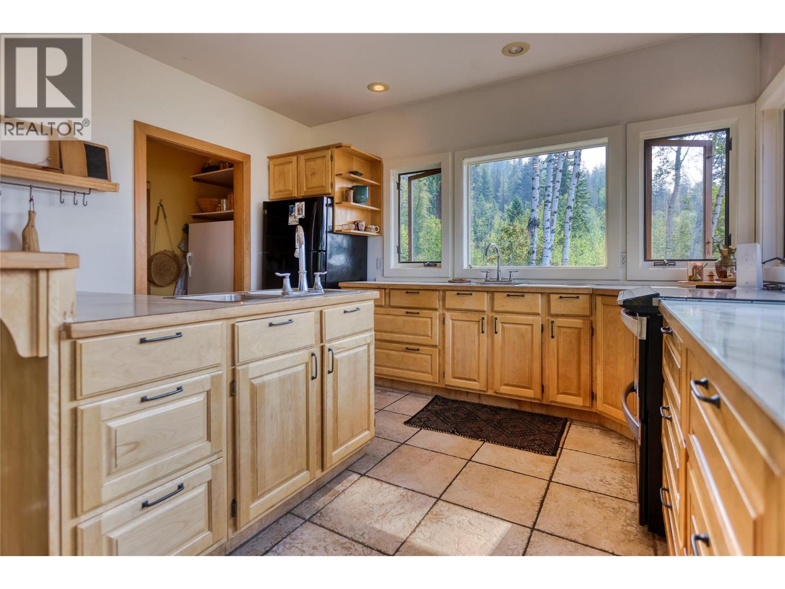 220 Grohman Creek Road, Nelson, British Columbia  V1L 5P3 - Photo 13 - 10398761