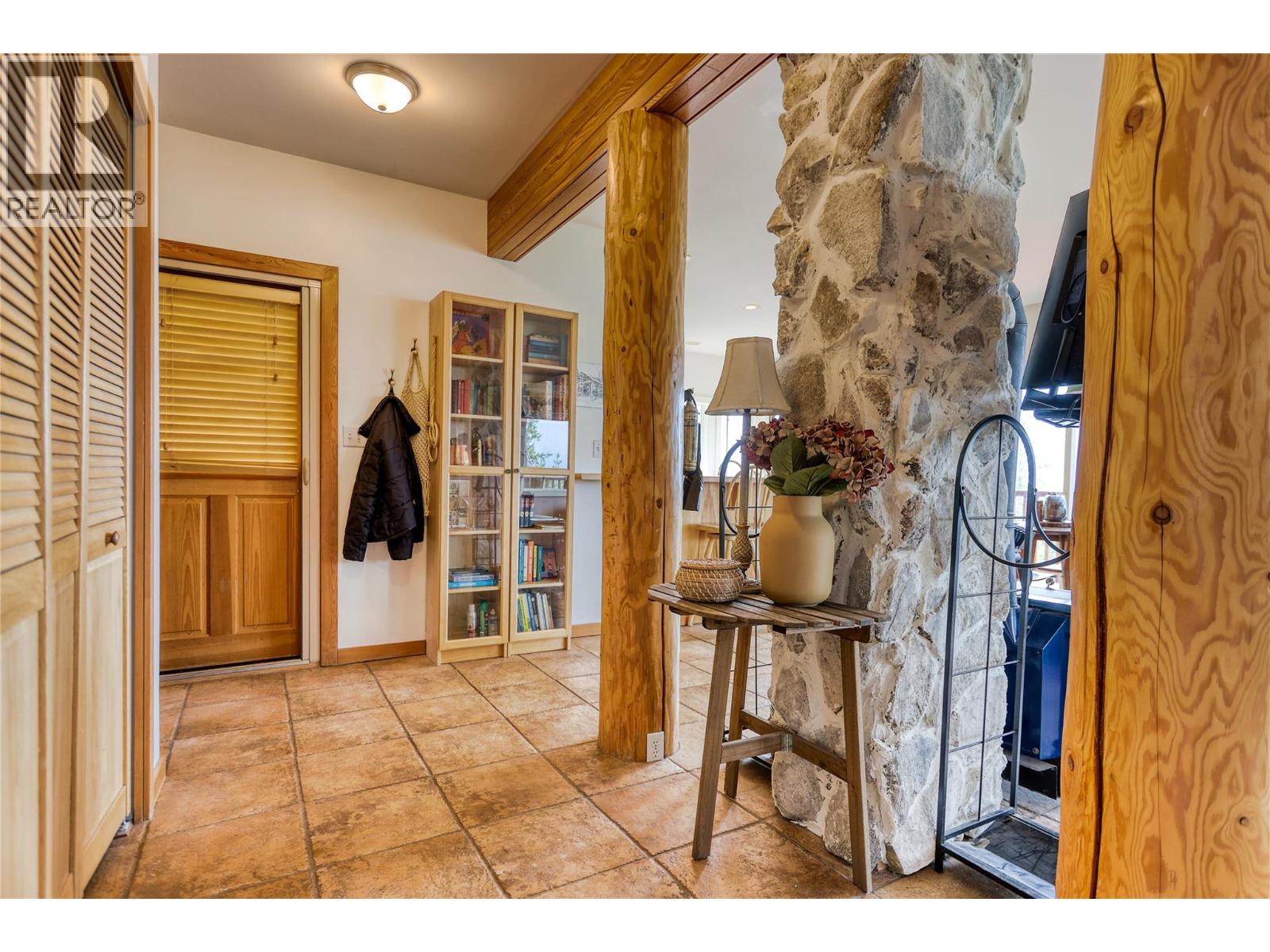 220 Grohman Creek Road, Nelson, British Columbia  V1L 5P3 - Photo 7 - 10398761