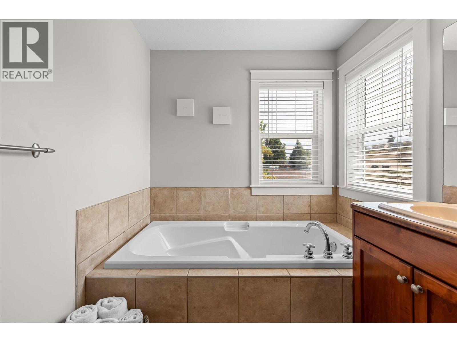361 Quilchena Drive, Kelowna, British Columbia  V1W 4W4 - Photo 32 - 10398347