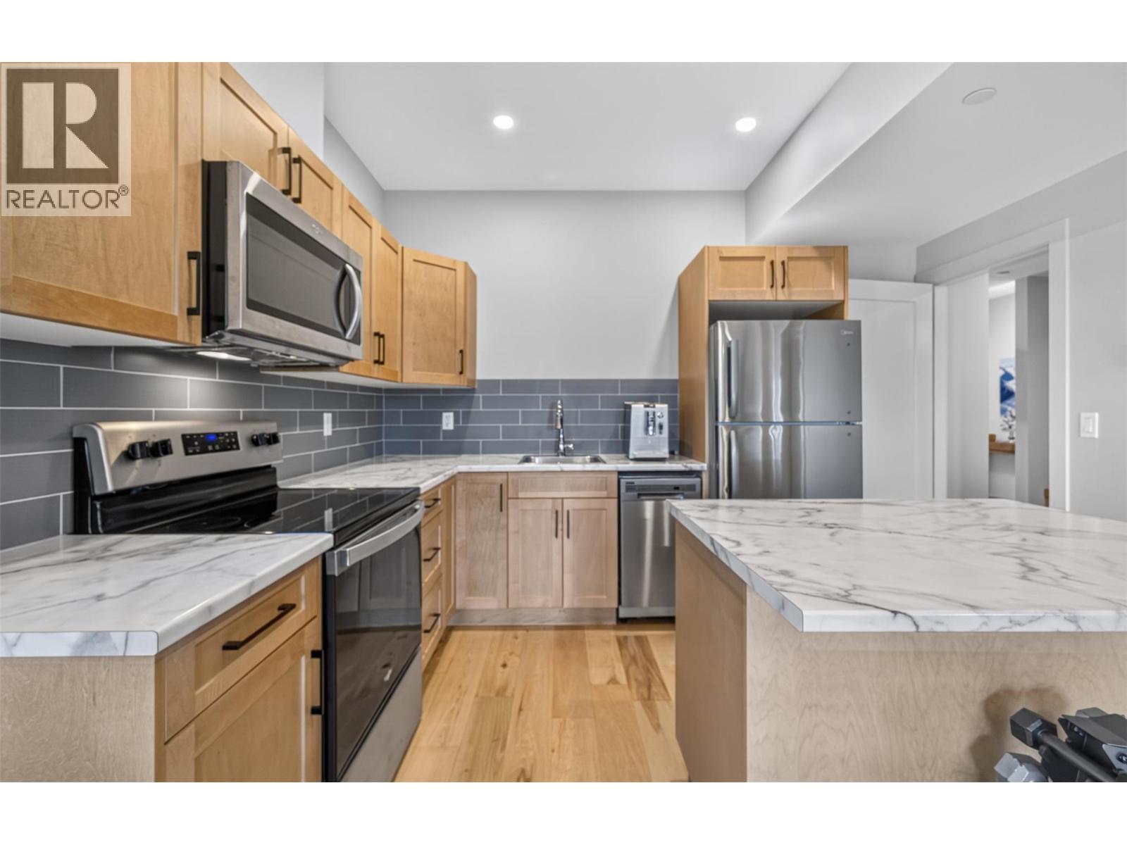9823 Cathedral Drive, Silver Star, British Columbia  V1B 0S1 - Photo 33 - 10397394
