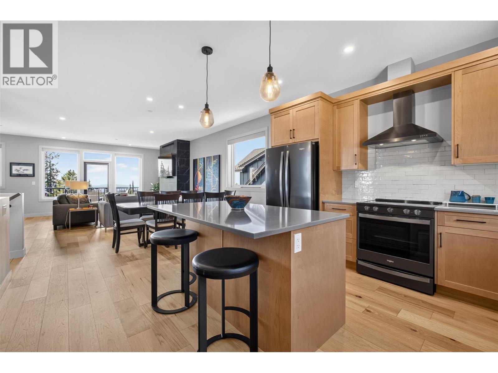 9823 Cathedral Drive, Silver Star, British Columbia  V1B 0S1 - Photo 5 - 10397394