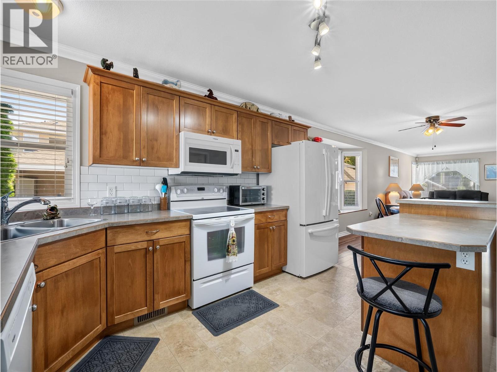 51 8 Avenue Sw Unit# 14, Salmon Arm, British Columbia  V1E 3L9 - Photo 10 - 10398760