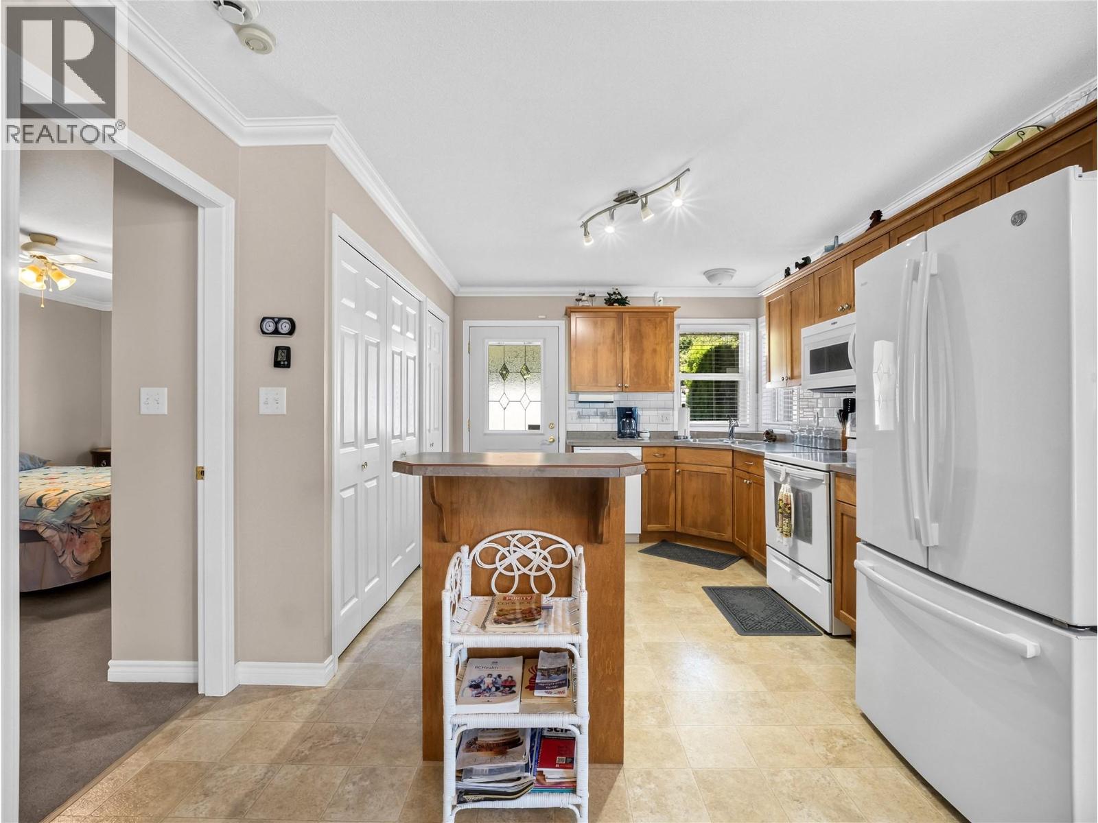 51 8 Avenue Sw Unit# 14, Salmon Arm, British Columbia  V1E 3L9 - Photo 9 - 10398760