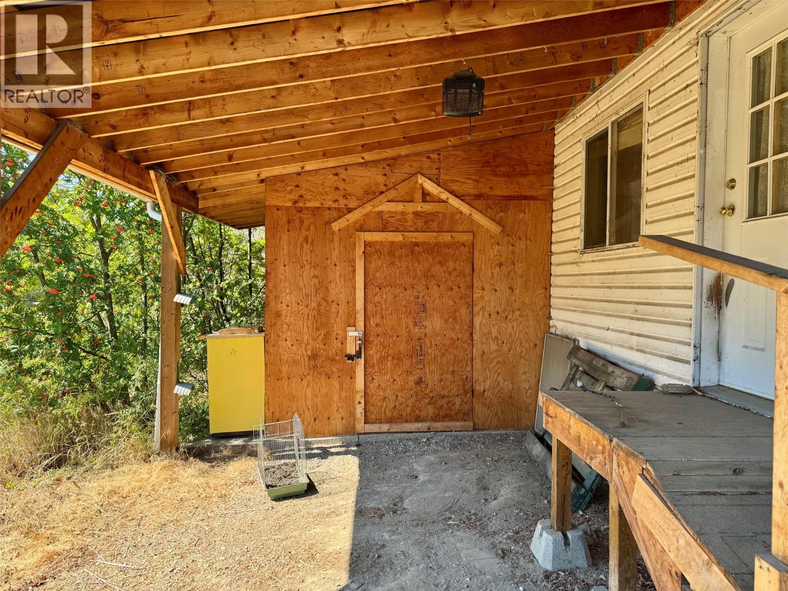 3701 3 Highway Unit# 1, Erickson, British Columbia  V0B 1G1 - Photo 2 - 10398518