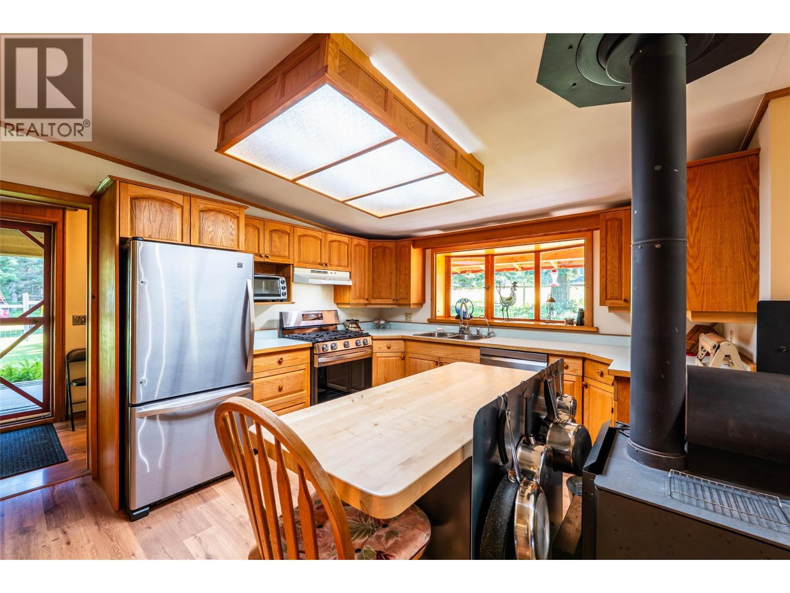 541 Bear Road, Salmo, British Columbia  V0G 1Z0 - Photo 4 - 10398532