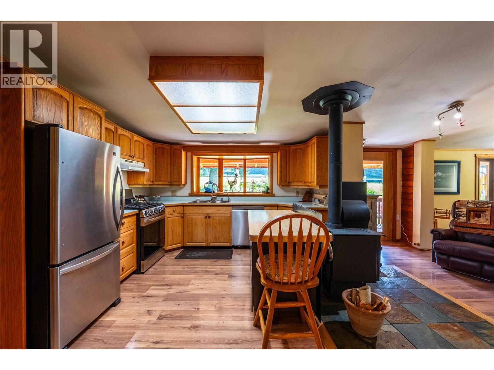 541 Bear Road, Salmo, British Columbia  V0G 1Z0 - Photo 6 - 10398532