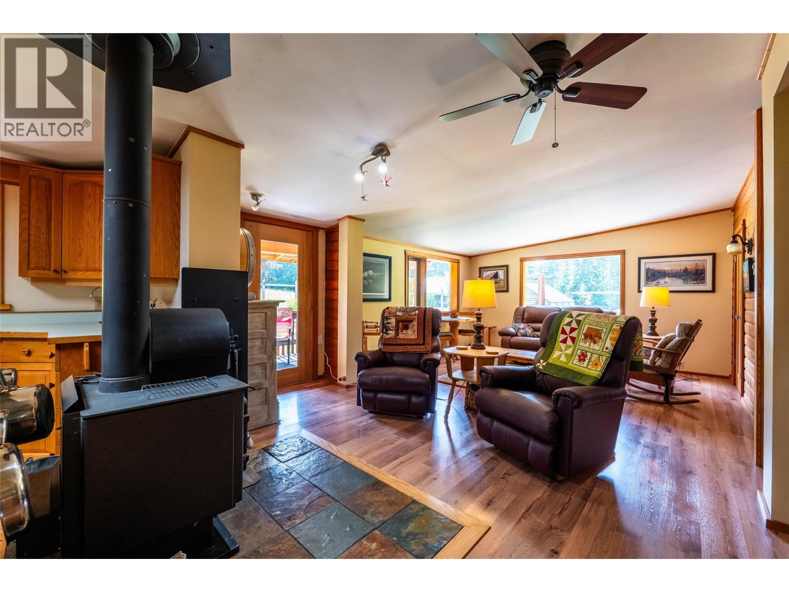 541 Bear Road, Salmo, British Columbia  V0G 1Z0 - Photo 9 - 10398532