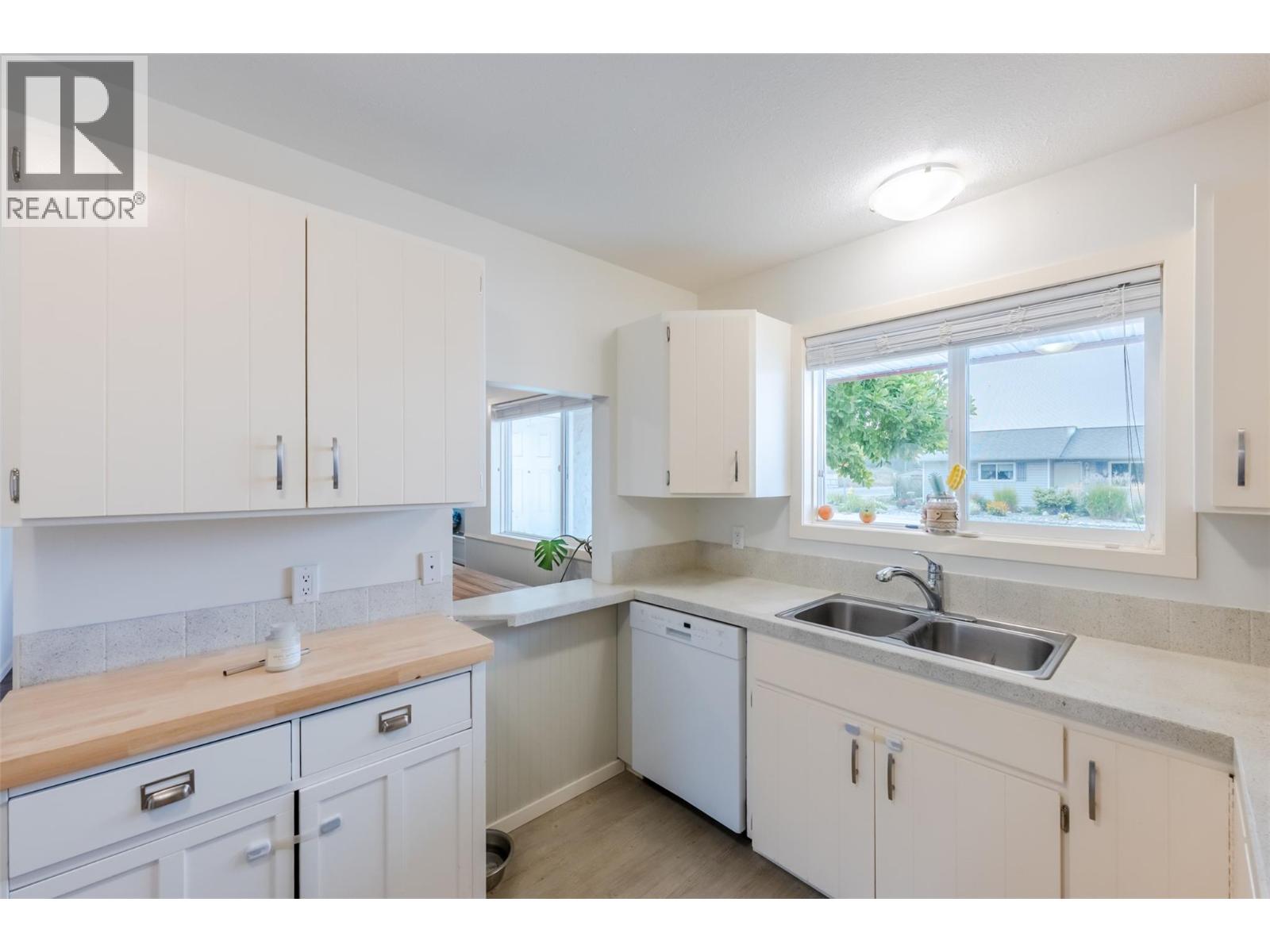 278 Redwing Place, Oliver, British Columbia  V0H 1T4 - Photo 7 - 10397741