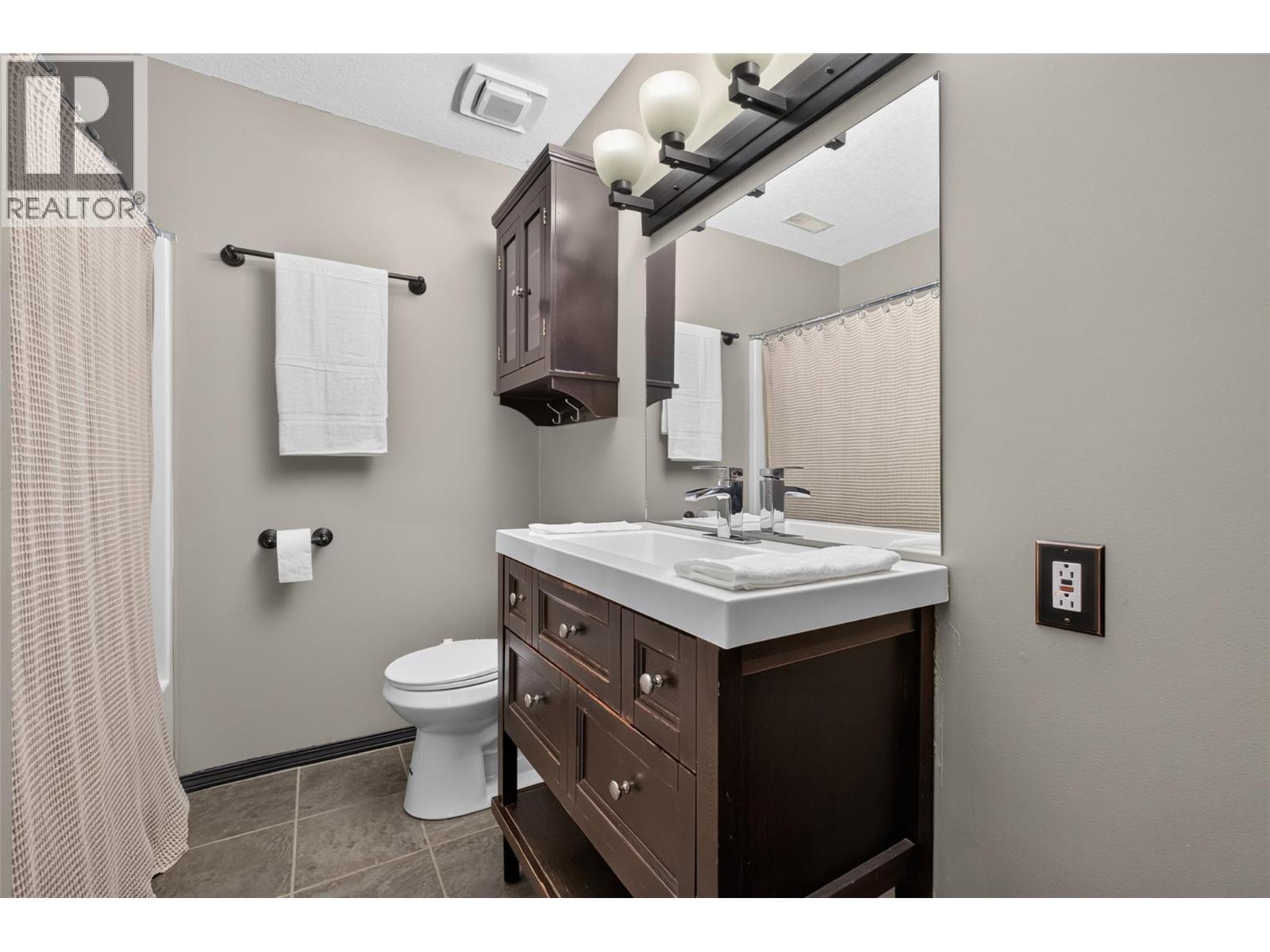7959 Tronson Road, Vernon, British Columbia  V1T 6L7 - Photo 32 - 10397965