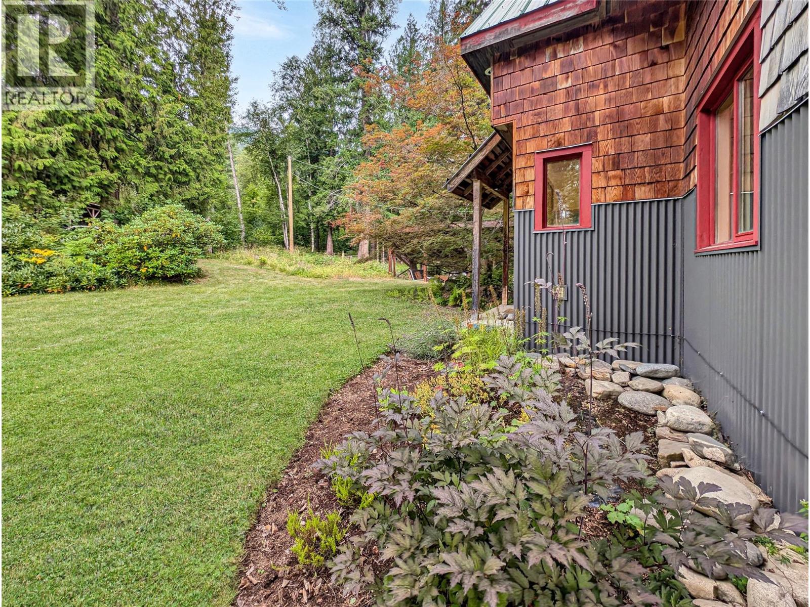 6518 Slocan River Road, Winlaw, British Columbia  V0G 2J0 - Photo 7 - 10398770