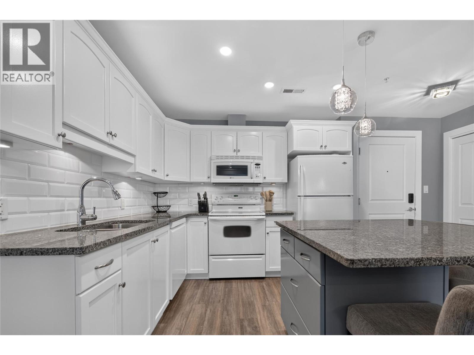 277 Yorkton Avenue Unit# 305, Penticton, British Columbia  V2A 3V4 - Photo 9 - 10398586