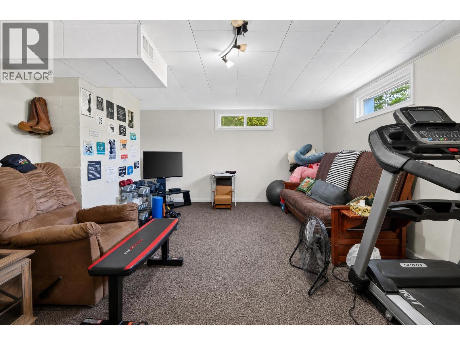 5855 Dallas Drive, Kamloops, British Columbia  V2C 4X3 - Photo 12 - 10398810