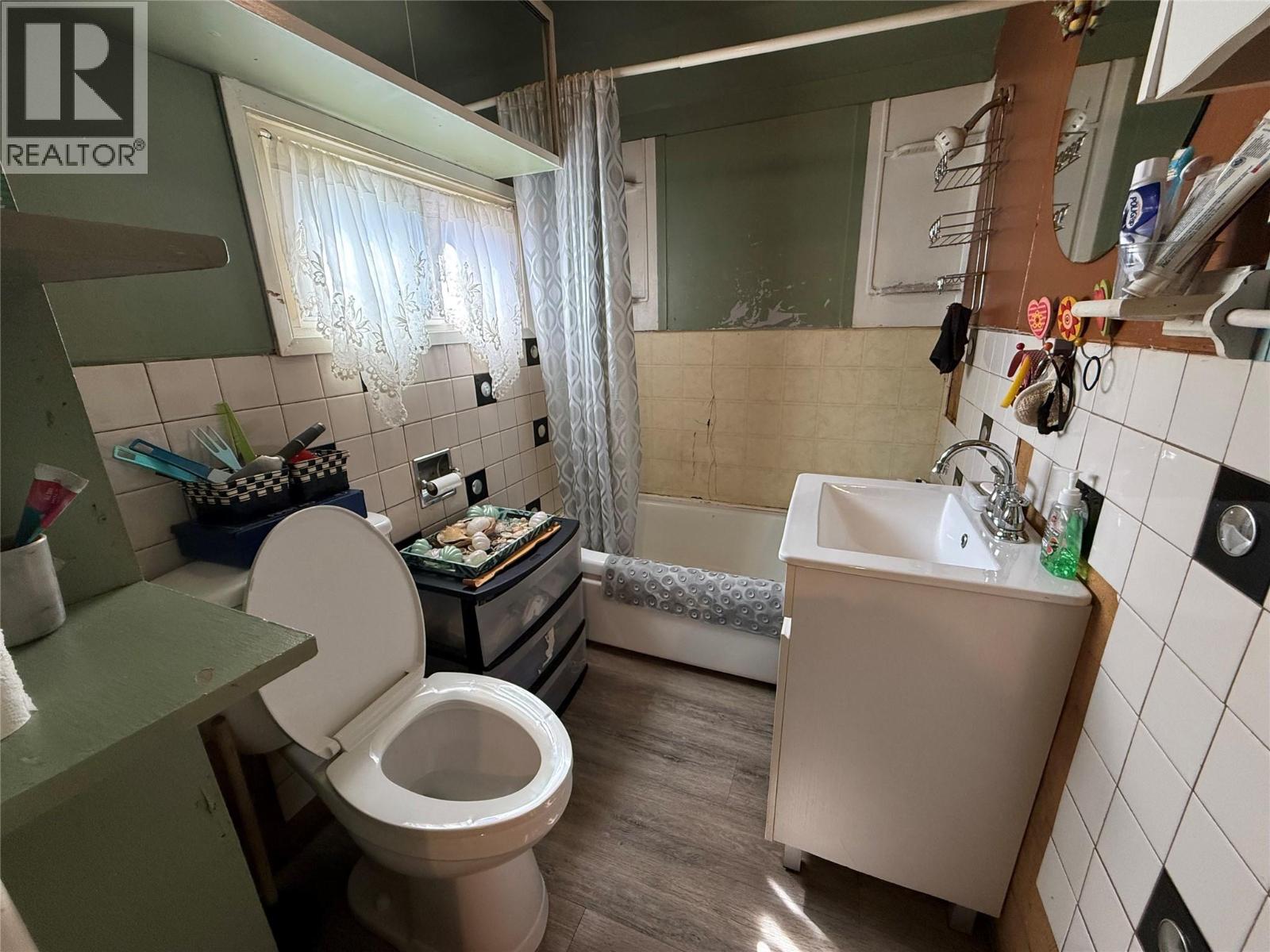 943 Mountain Street, Trail, British Columbia  V1R 3G6 - Photo 14 - 10398793