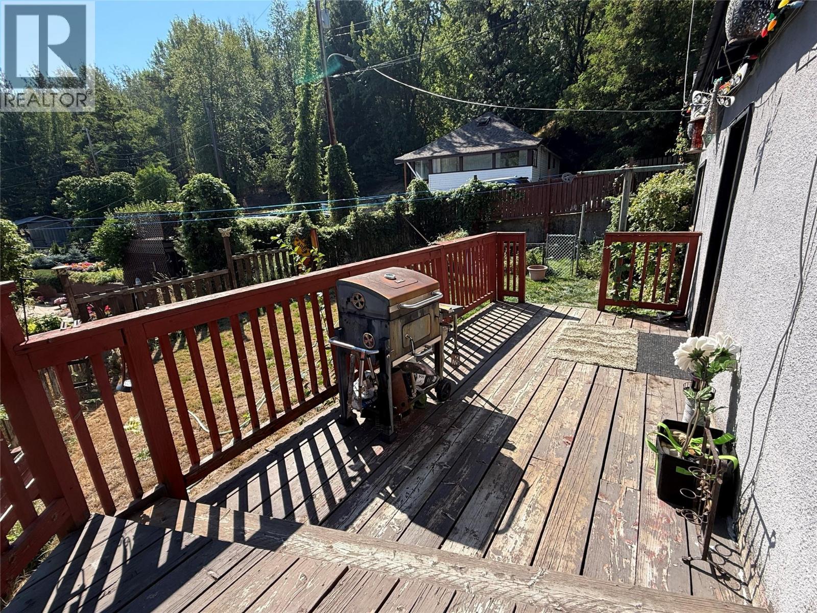 943 Mountain Street, Trail, British Columbia  V1R 3G6 - Photo 20 - 10398793