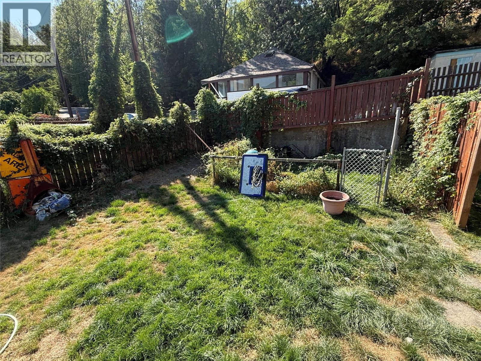943 Mountain Street, Trail, British Columbia  V1R 3G6 - Photo 21 - 10398793