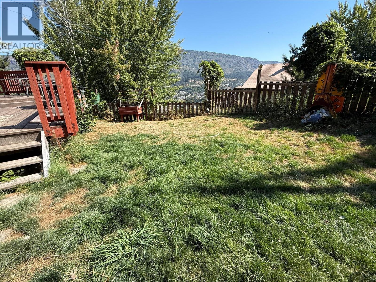 943 Mountain Street, Trail, British Columbia  V1R 3G6 - Photo 22 - 10398793