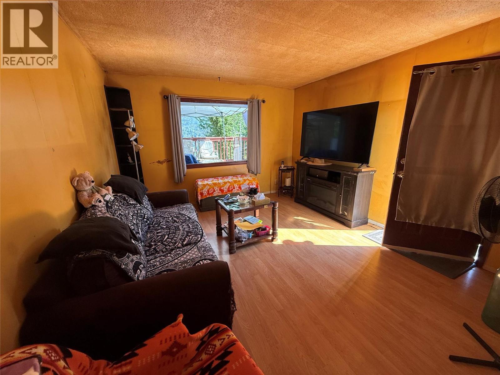 943 Mountain Street, Trail, British Columbia  V1R 3G6 - Photo 4 - 10398793