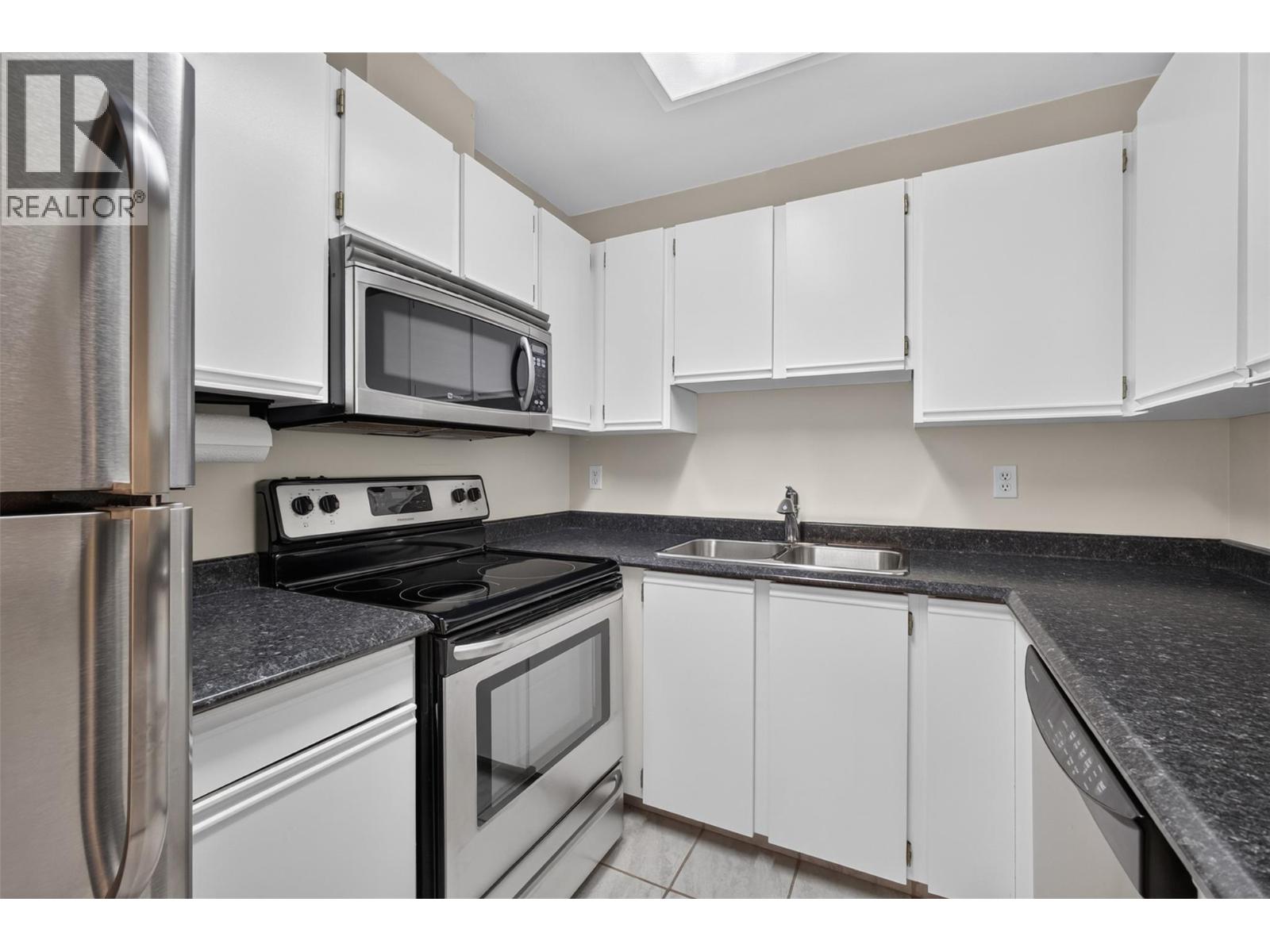 3160 De Montreuil Court Unit# 400, Kelowna, British Columbia  V1W 3W3 - Photo 10 - 10395801