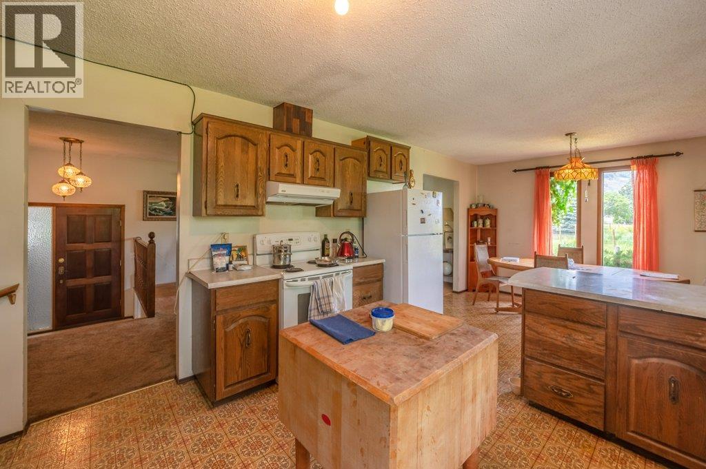 294 Road 18 Road, Oliver, British Columbia  V0H 1T1 - Photo 11 - 10398702