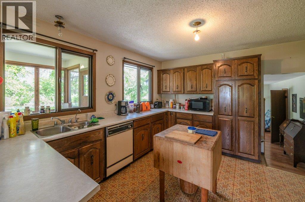 294 Road 18 Road, Oliver, British Columbia  V0H 1T1 - Photo 9 - 10398702