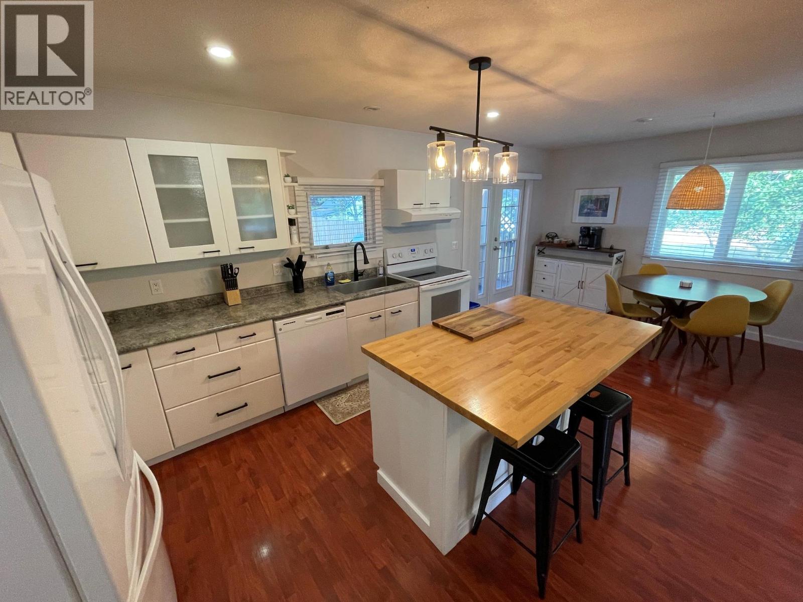 1605 Neimi Road, Christina Lake, British Columbia  V0H 1E0 - Photo 2 - 10398502