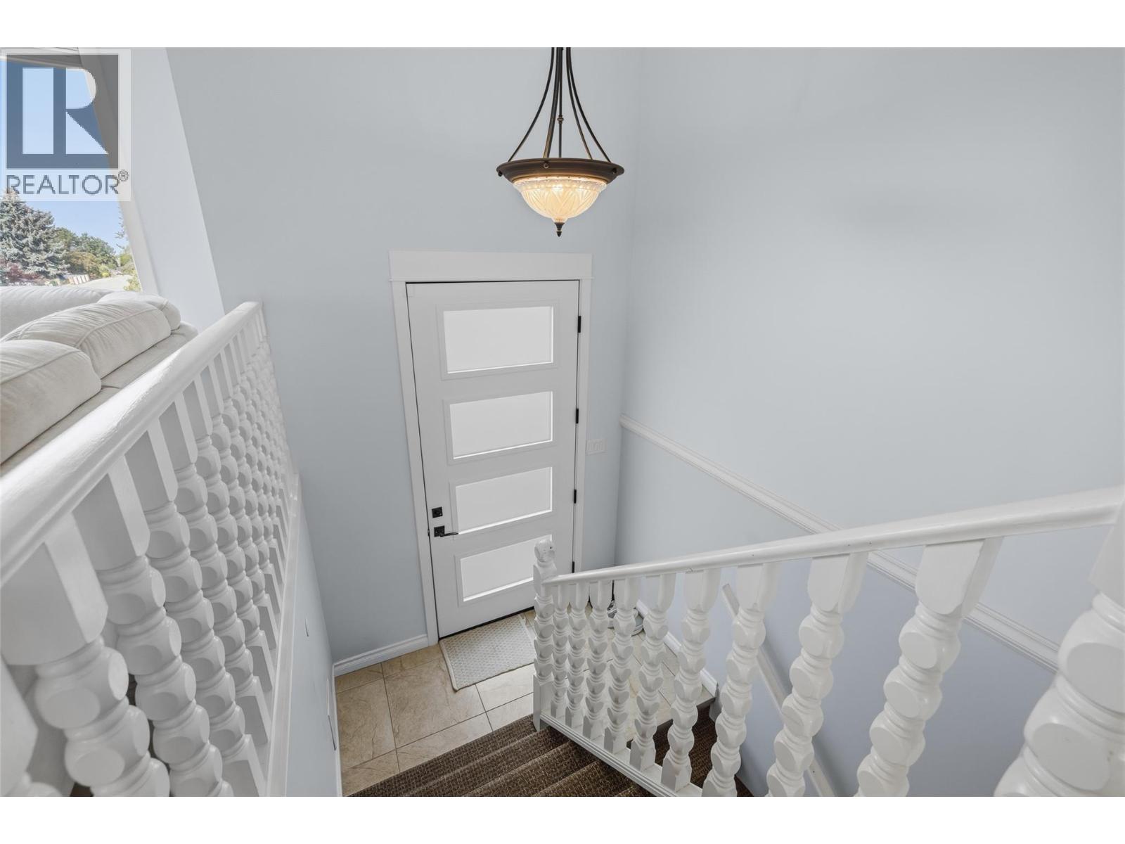 431 Upland Drive, Coldstream, British Columbia  V1B 2X7 - Photo 6 - 10398683
