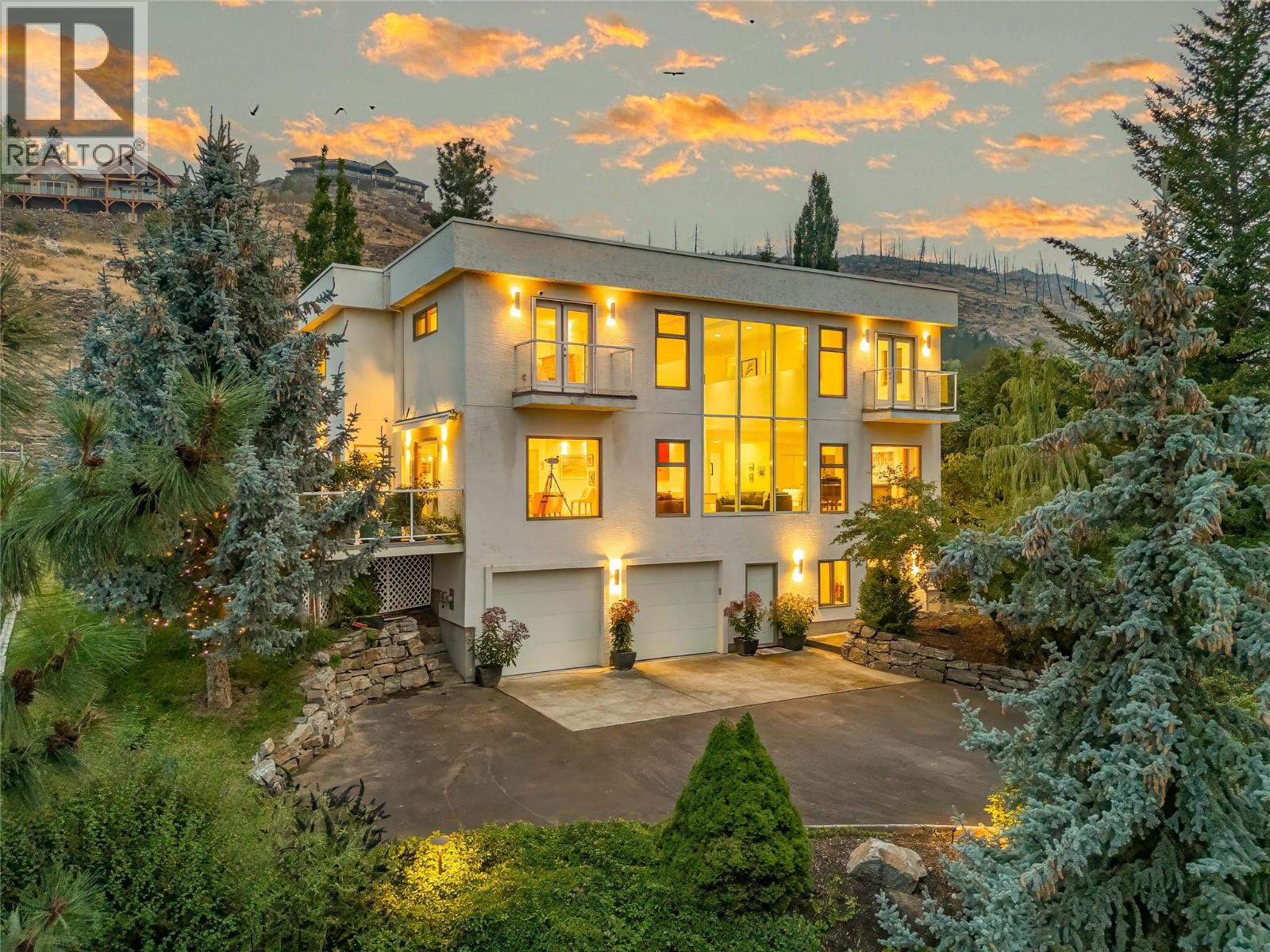 5851 Lakeshore Road, Kelowna, British Columbia  V1W 4J5 - Photo 1 - 10398427